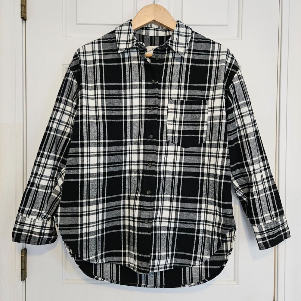 Universal Thread Black & White Plaid Flannel Oversized Fit Shirt Women's Size S